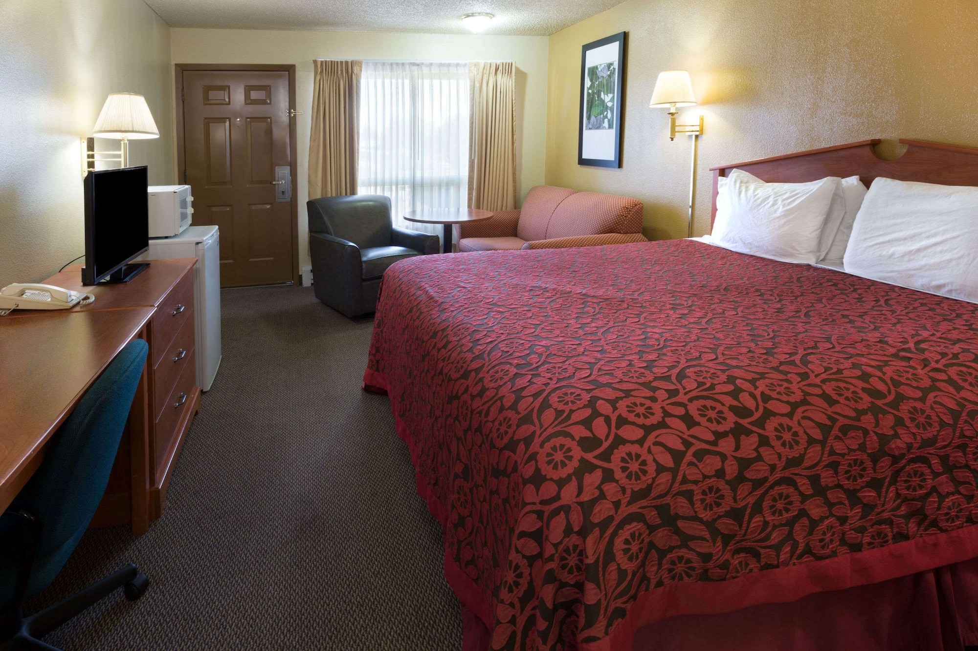 Upgrade, Deluxe, King Bed، Days Inn by Wyndham Bend 4/6