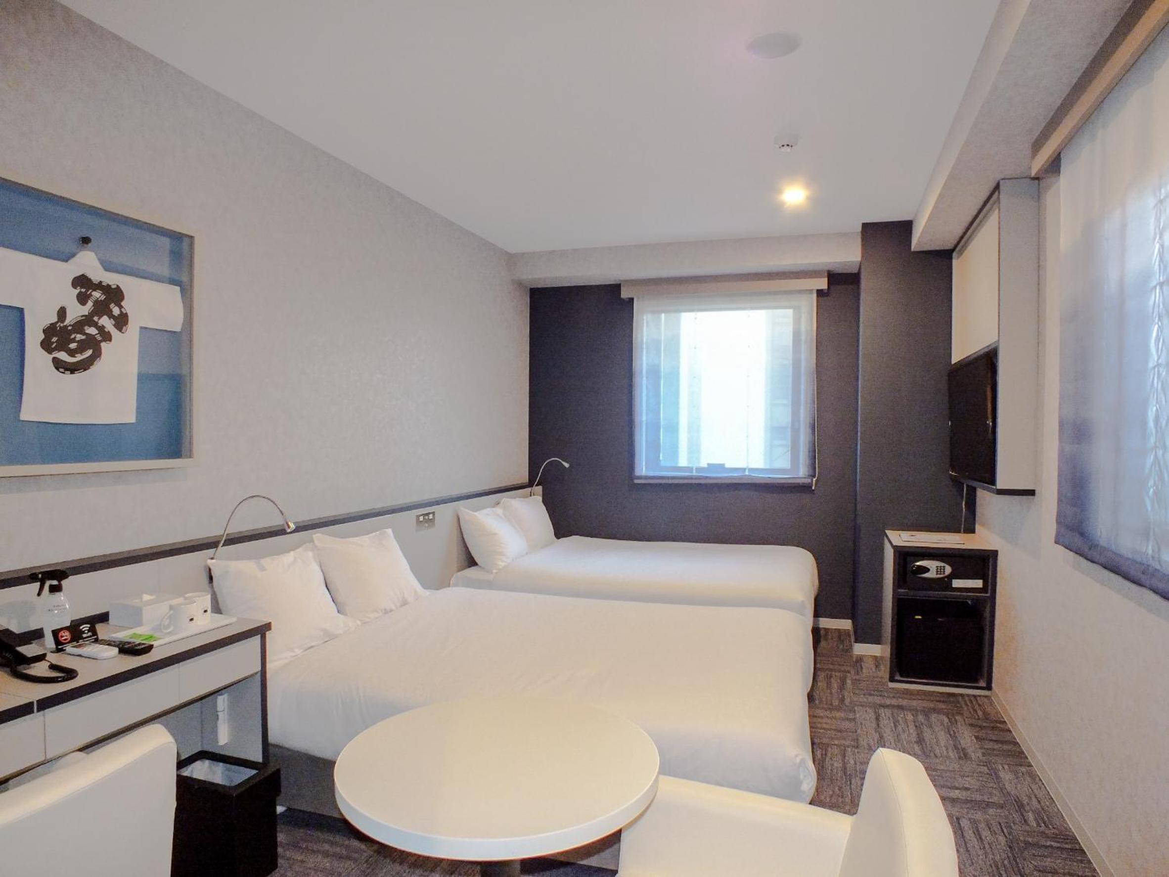 REFA, DELUXE, TWIN BEDS