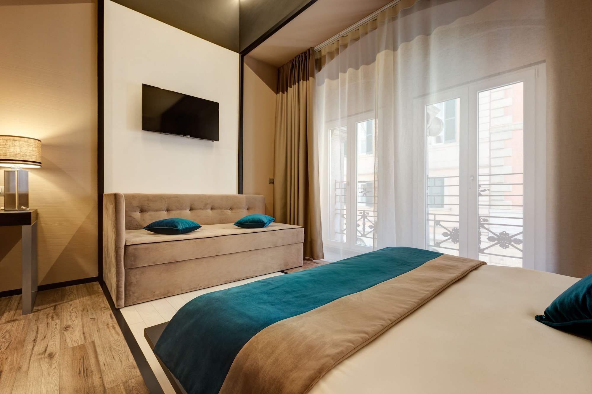 ROOM, TRIPLE