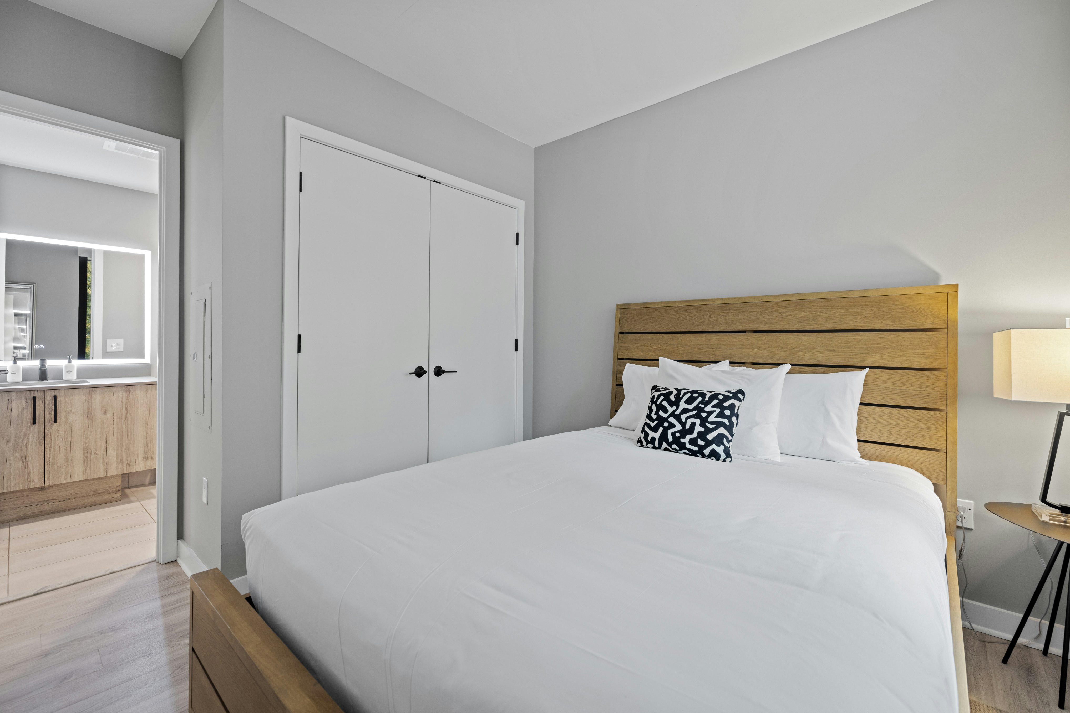 2 Bedrooms, Apartment