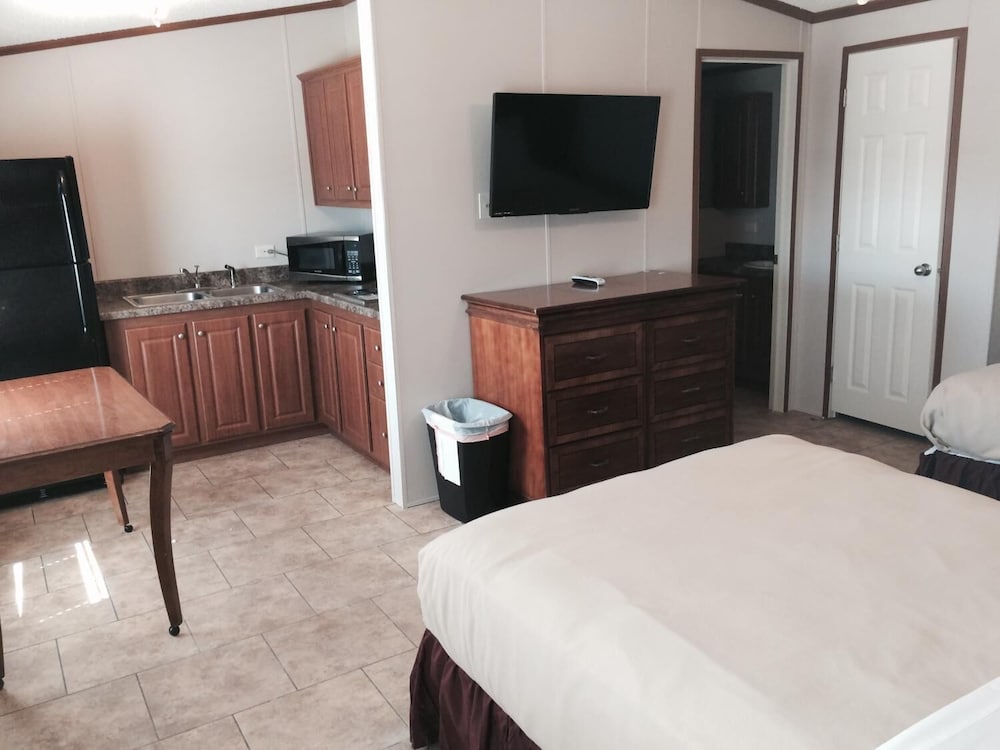 Oasis Lodge 8/18