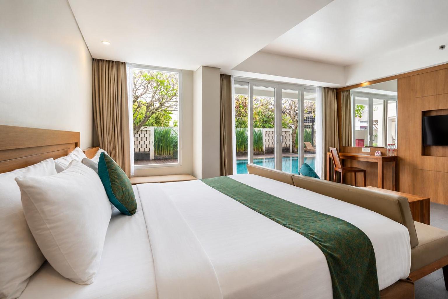 Junior Suite, Pool Access