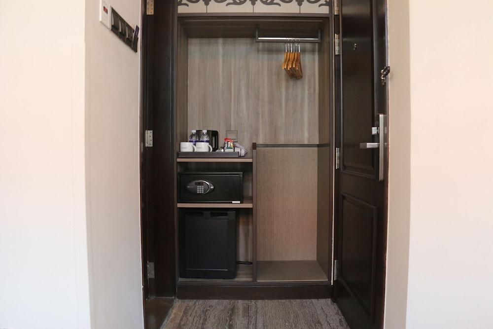Aqueen Prestige Hotel Lavender photo4