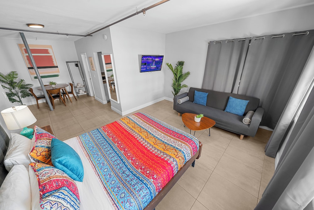 SUPERIOR, STUDIO, QUEEN BED, SOFA, KITCHEN
