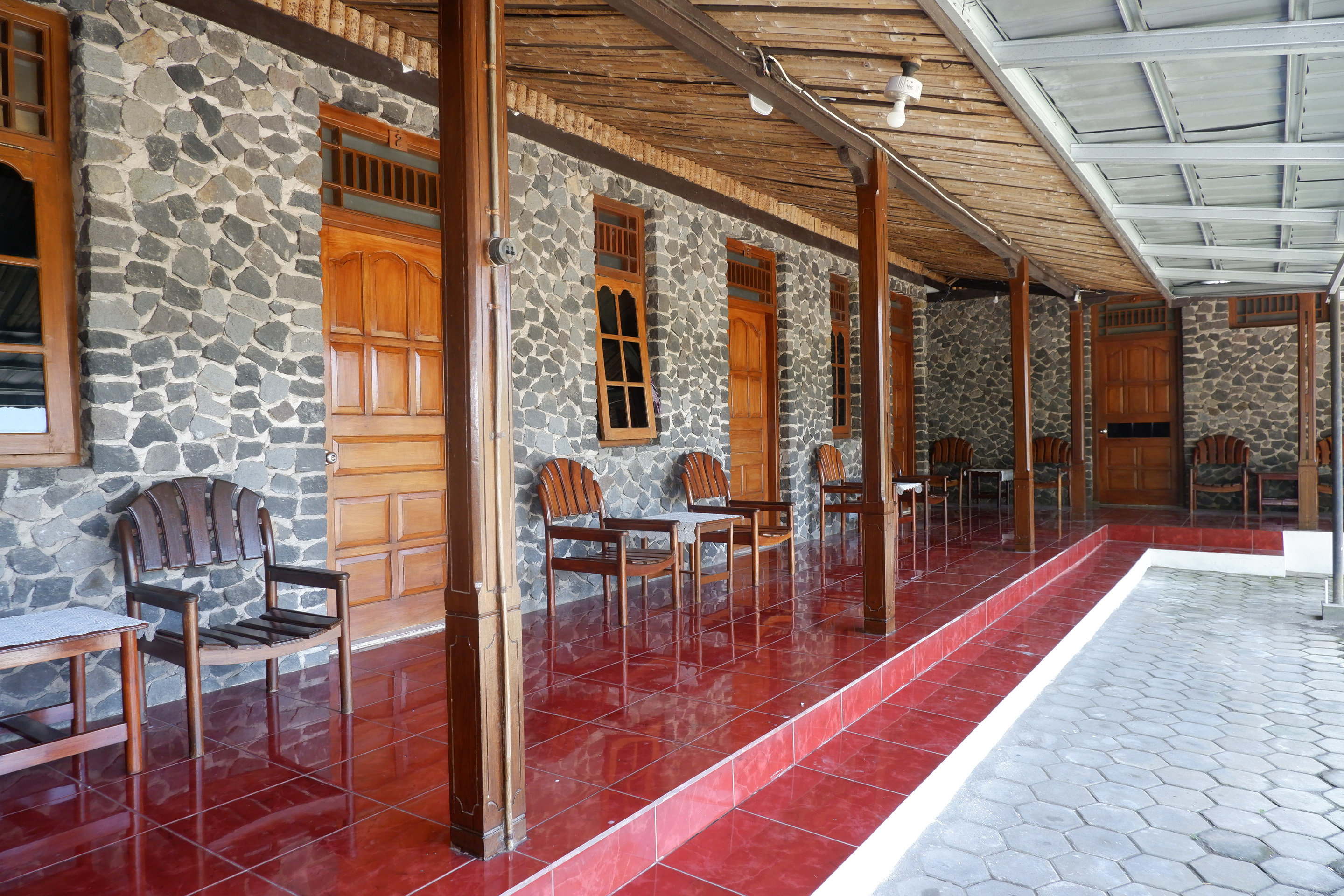 Rajasa Hotel by ZUZU 13/24