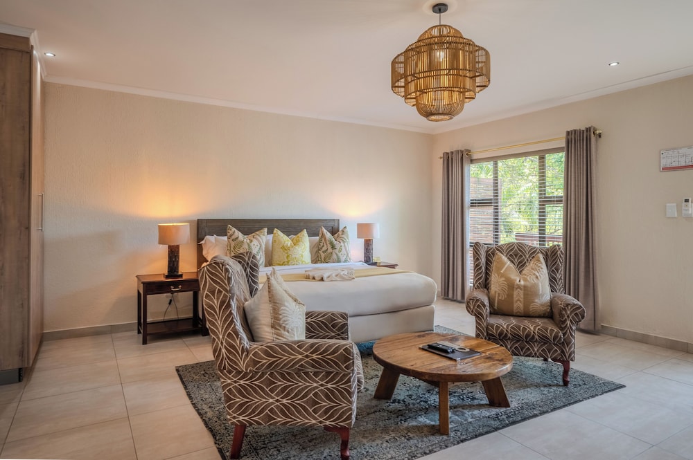 Bushbaby Valley Lodge 29/42