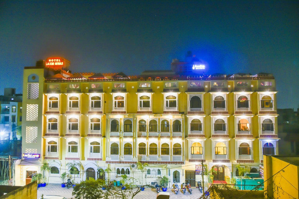 Hotel Laxmi Niwas 2/62
