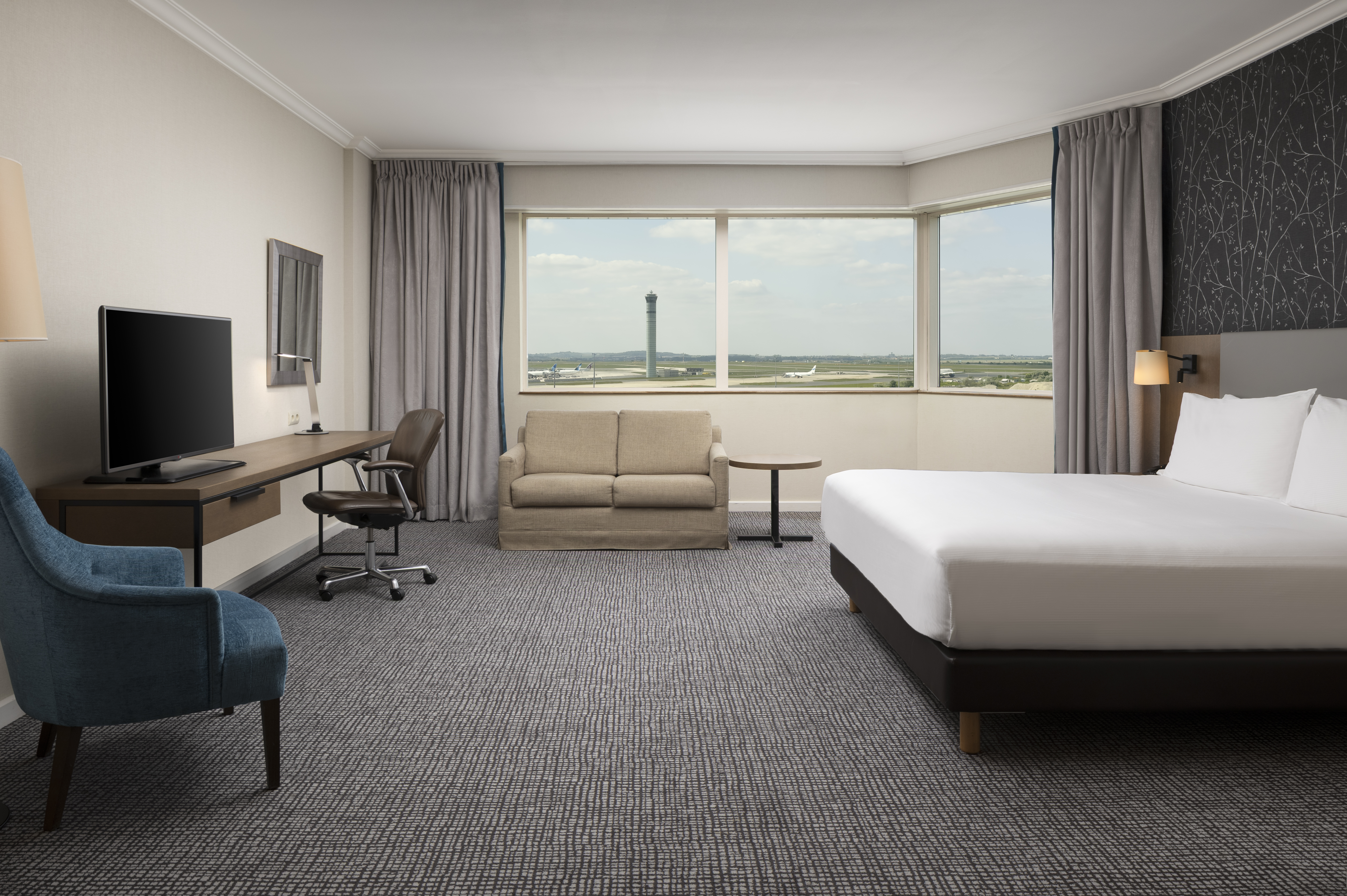 DELUXE, FAMILY, TWIN BEDS