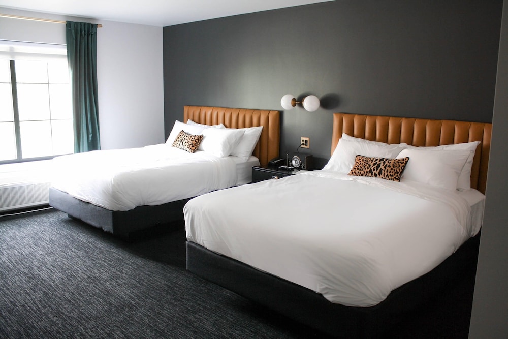 Standard, 2 Queen Beds