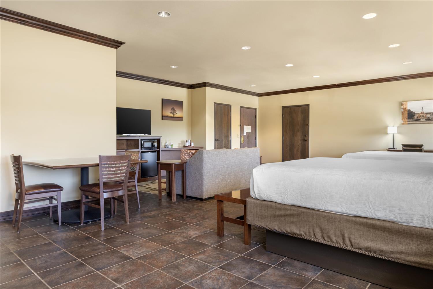 Best Western Plus Cimarron Hotel & Suites 7/41