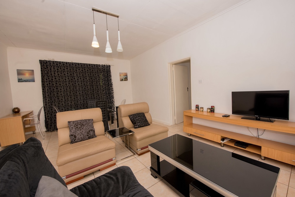 Spendwise Lodge And Apartments 22/50