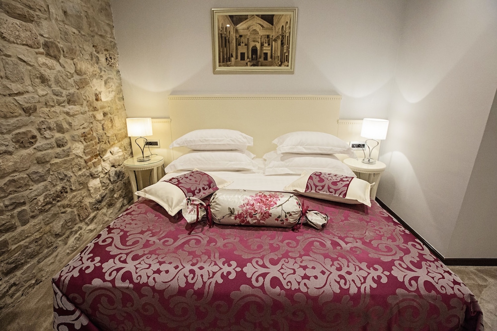Heritage Hotel Antique Split 17/60