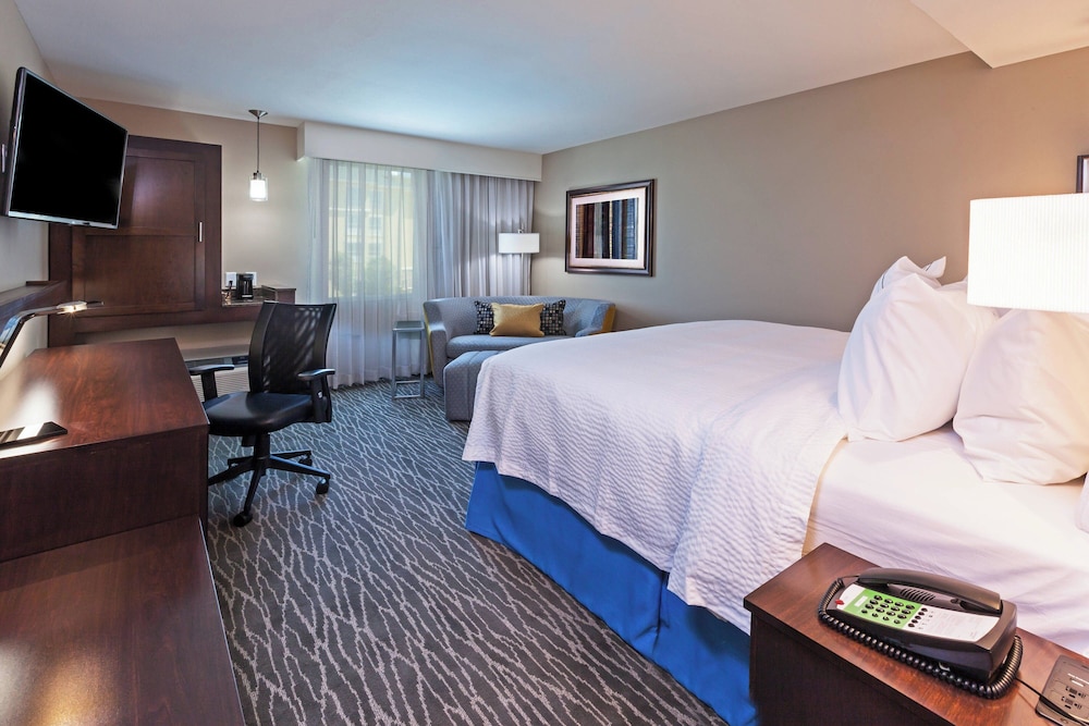 ROOM, KING BED, SOFA