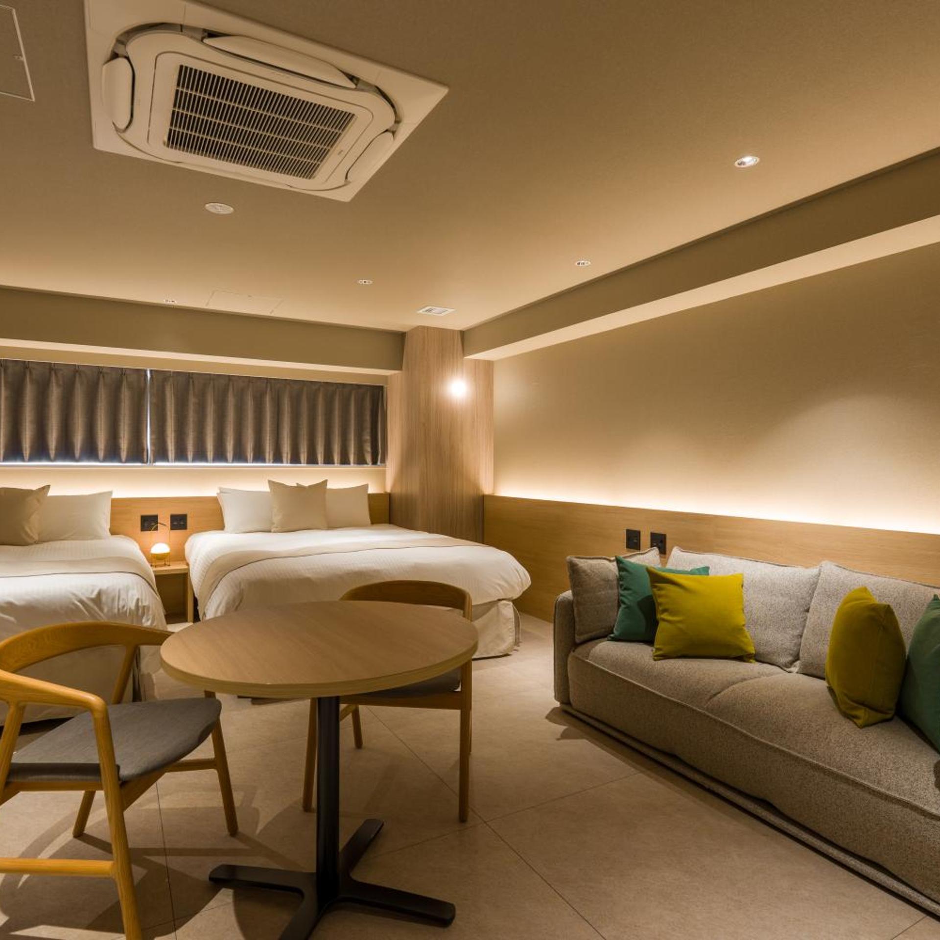 Standard, 2 Queen Beds, Sofa