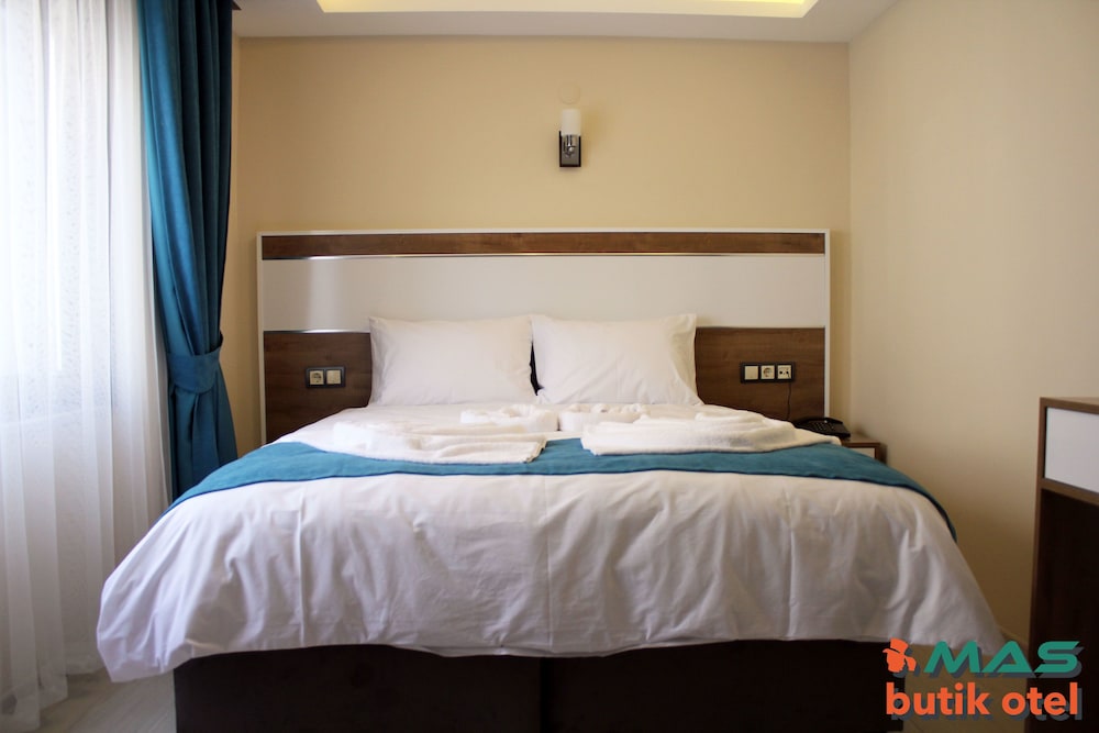 Mas Otel 12/38