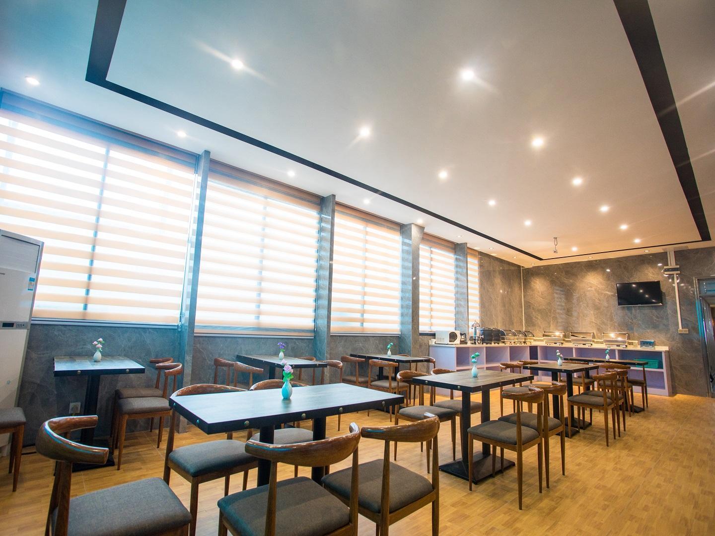 Chonpines Hotel (Shenzhen Gongming Honghuashan Metro Station) 30/31