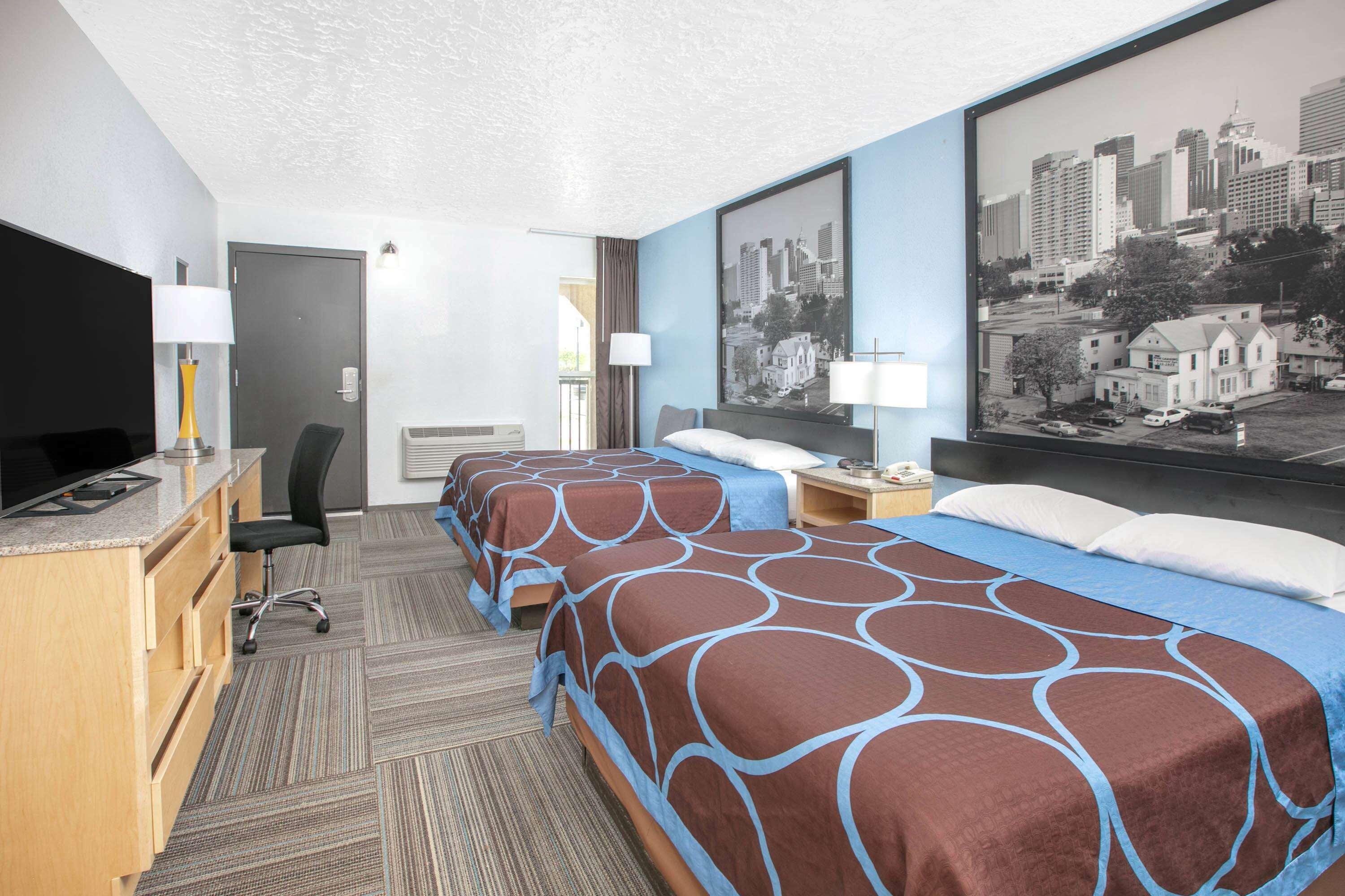 Super 8 By Wyndham City Of Moore 18/24