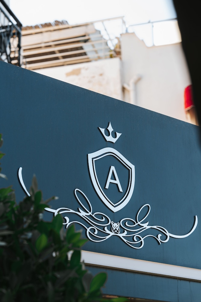 AKKAN LUXURY HOTEL 5/84