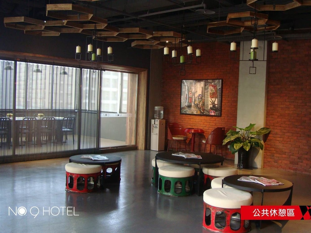 No.9 Hotel 65/76