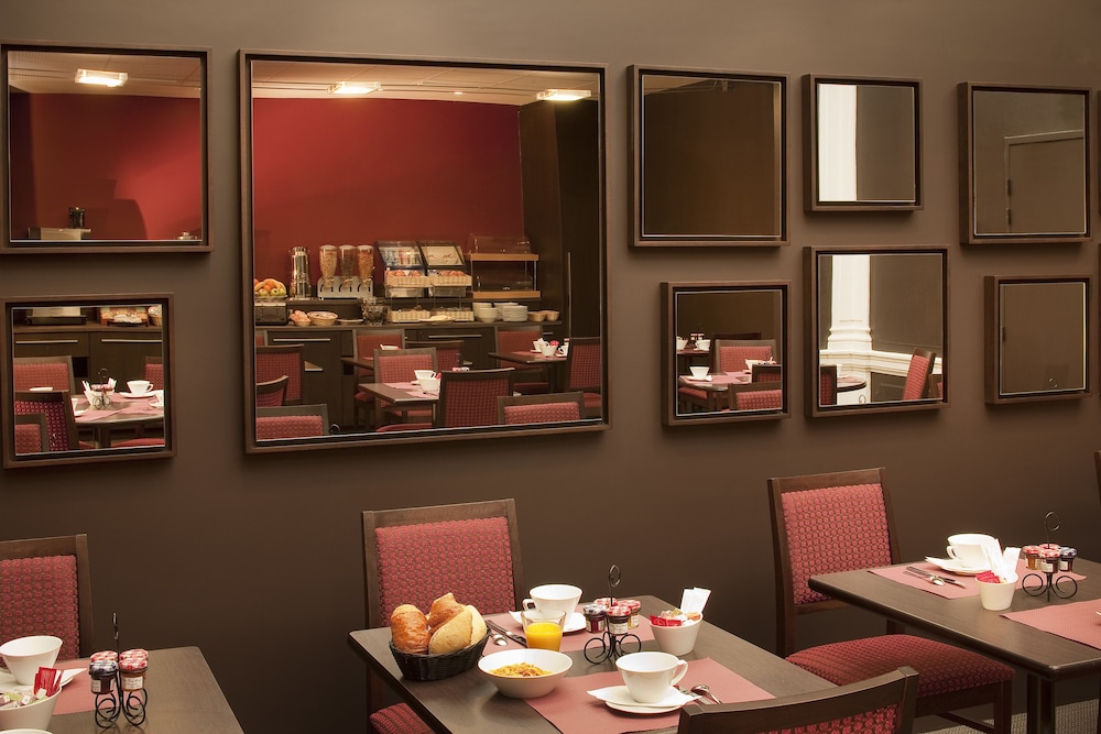restaurant cafeteria