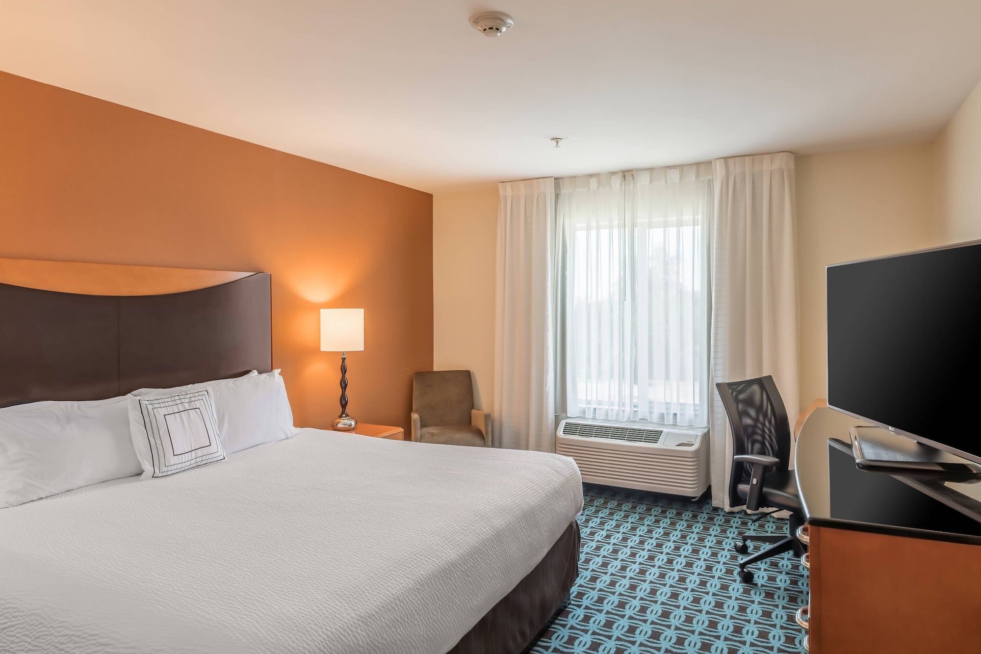 ROOM, KING BED