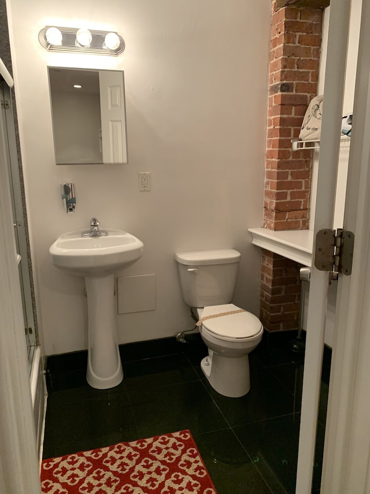 Private, Studio, 1 Single and 4 Double Beds, Private Bathroom