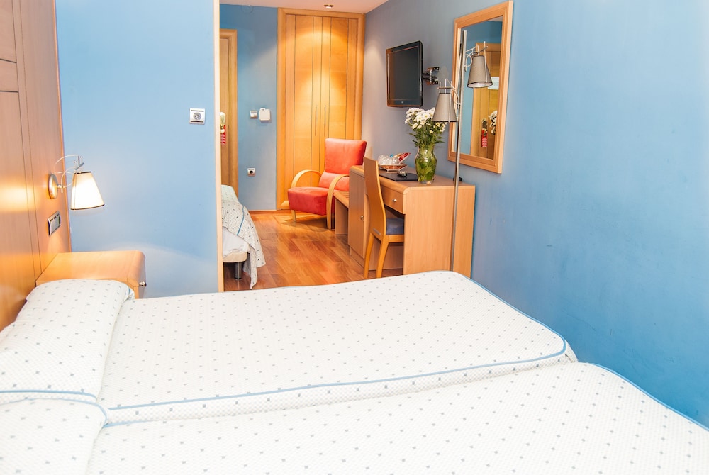 ROOM, DOUBLE BED, WITH EXTRA BED