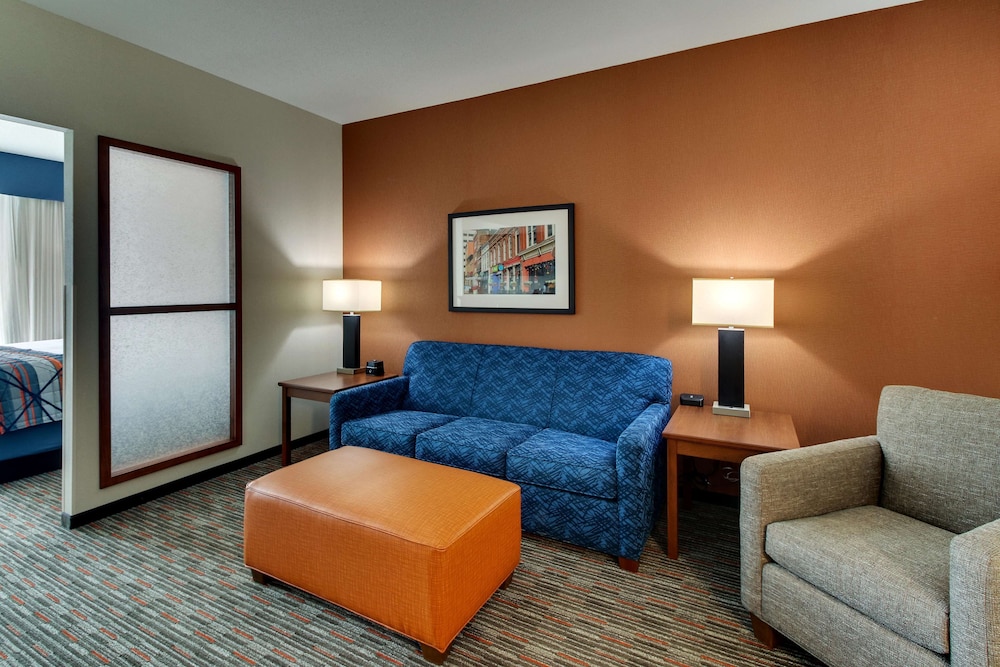 Drury Inn & Suites Knoxville West 42/67