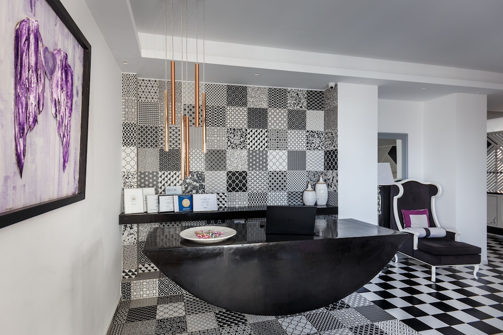 MAR N MAR CROWN SANTORINI HOTEL AND SUITES 44/48
