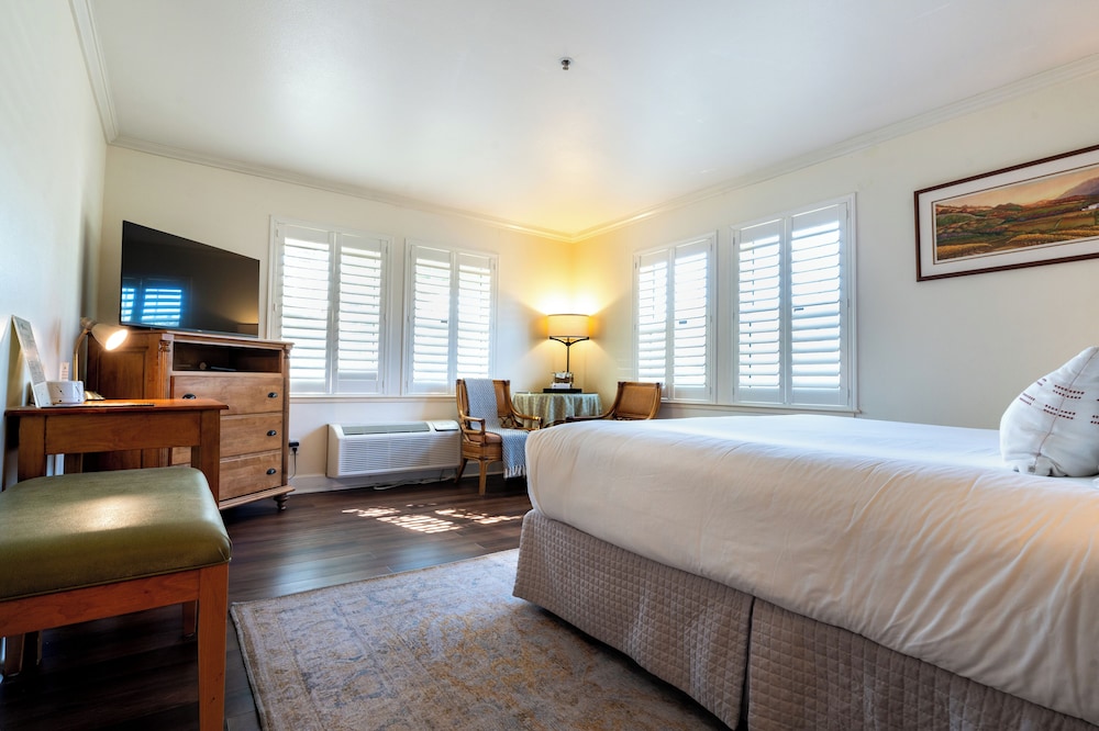 STANDARD, KING BED