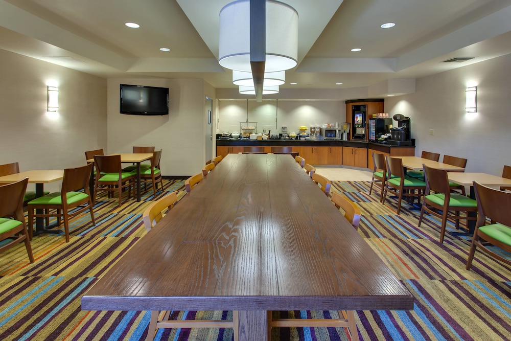 Fairfield Inn & Suites San Francisco Airport/Millbrae 30/34
