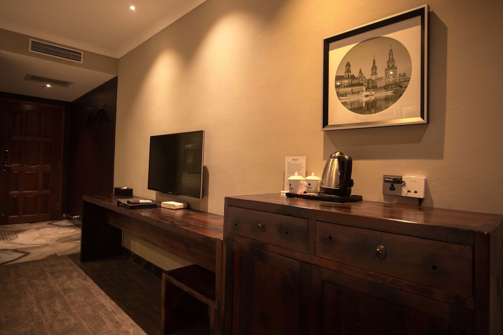 Gentury Boutique Hotel 27/31