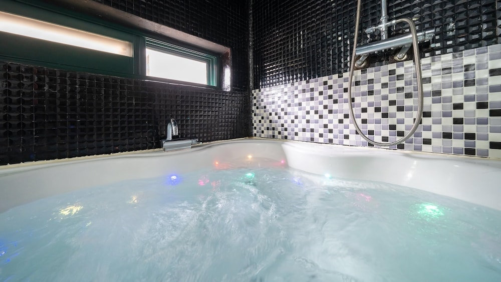 Chuncheon The Vishop Pension 24/49