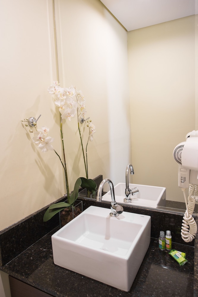 San Diego Suites Taubate 13/64