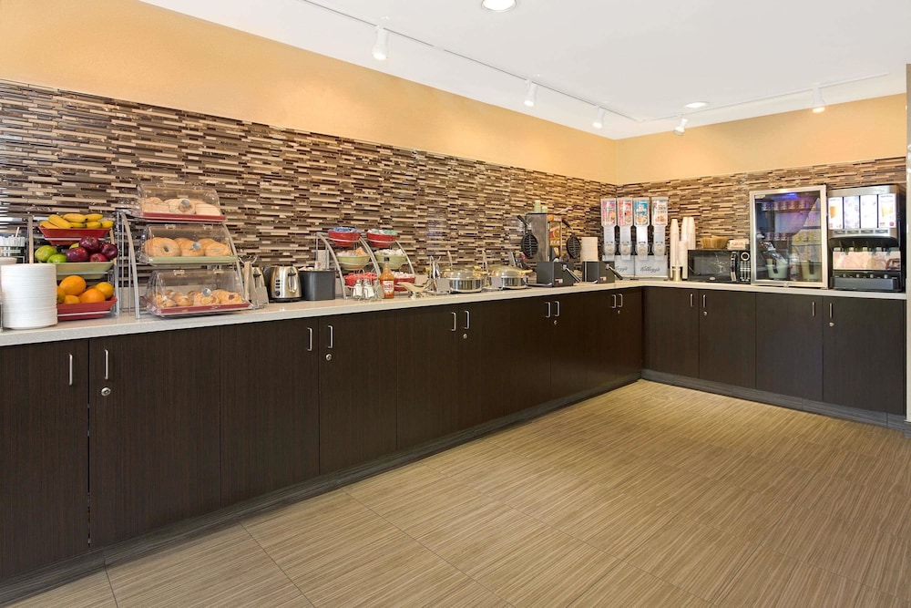 Hawthorn Extended Stay by Wyndham Cincinnati/Sharonville 4/24