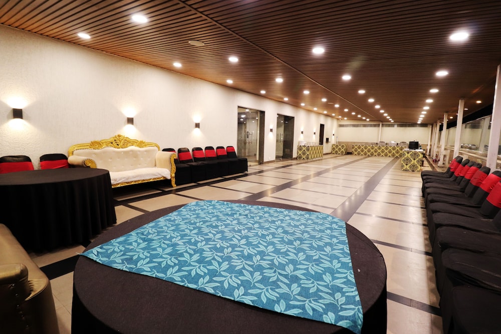Hotel Rajhans Regent 35/48