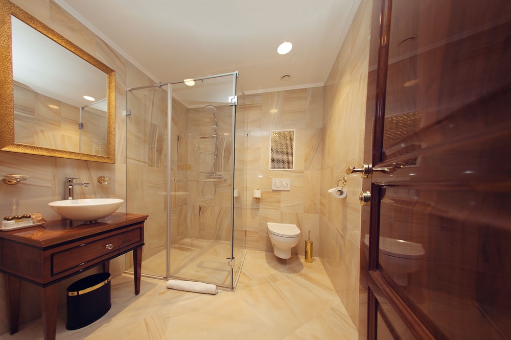 Zlaty Klucik Hotel 9/69