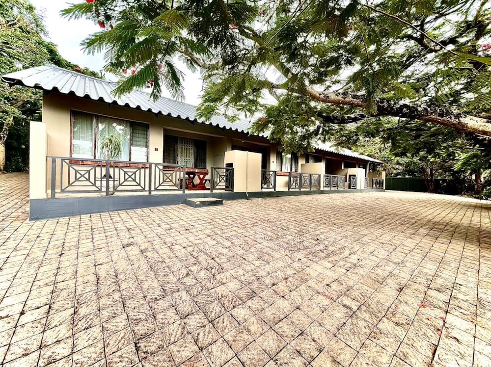St Lucia Palms 31/50