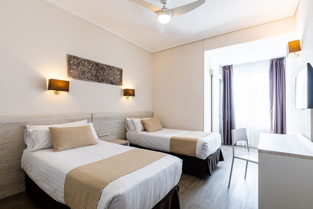 ROOM, SINGLE, DOUBLE BED