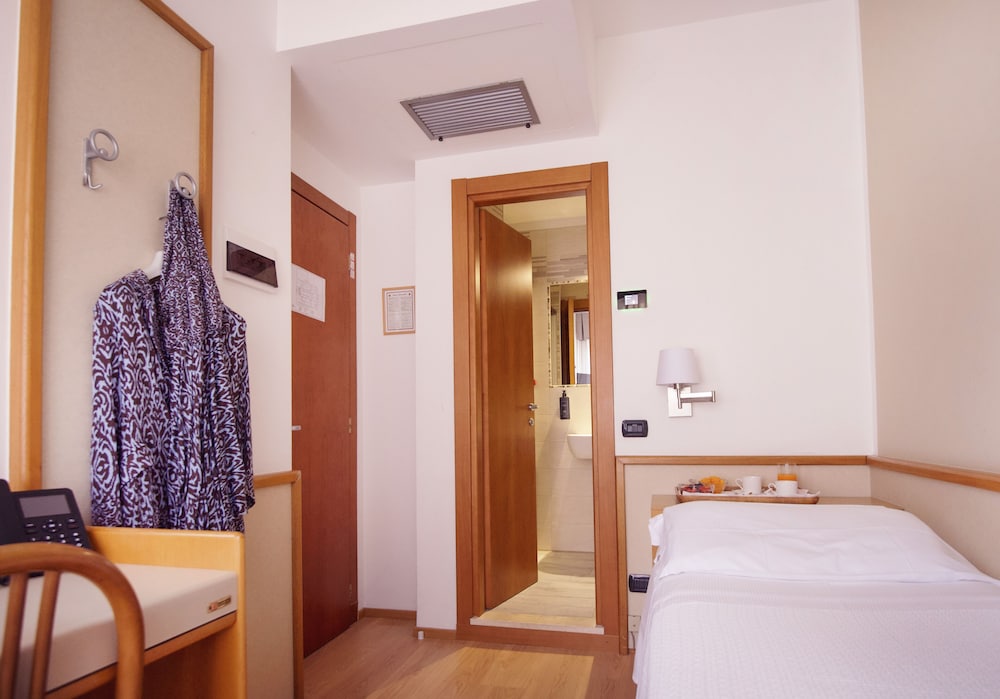 غرفة مفردة، Hotel Florida Lerici 14/17