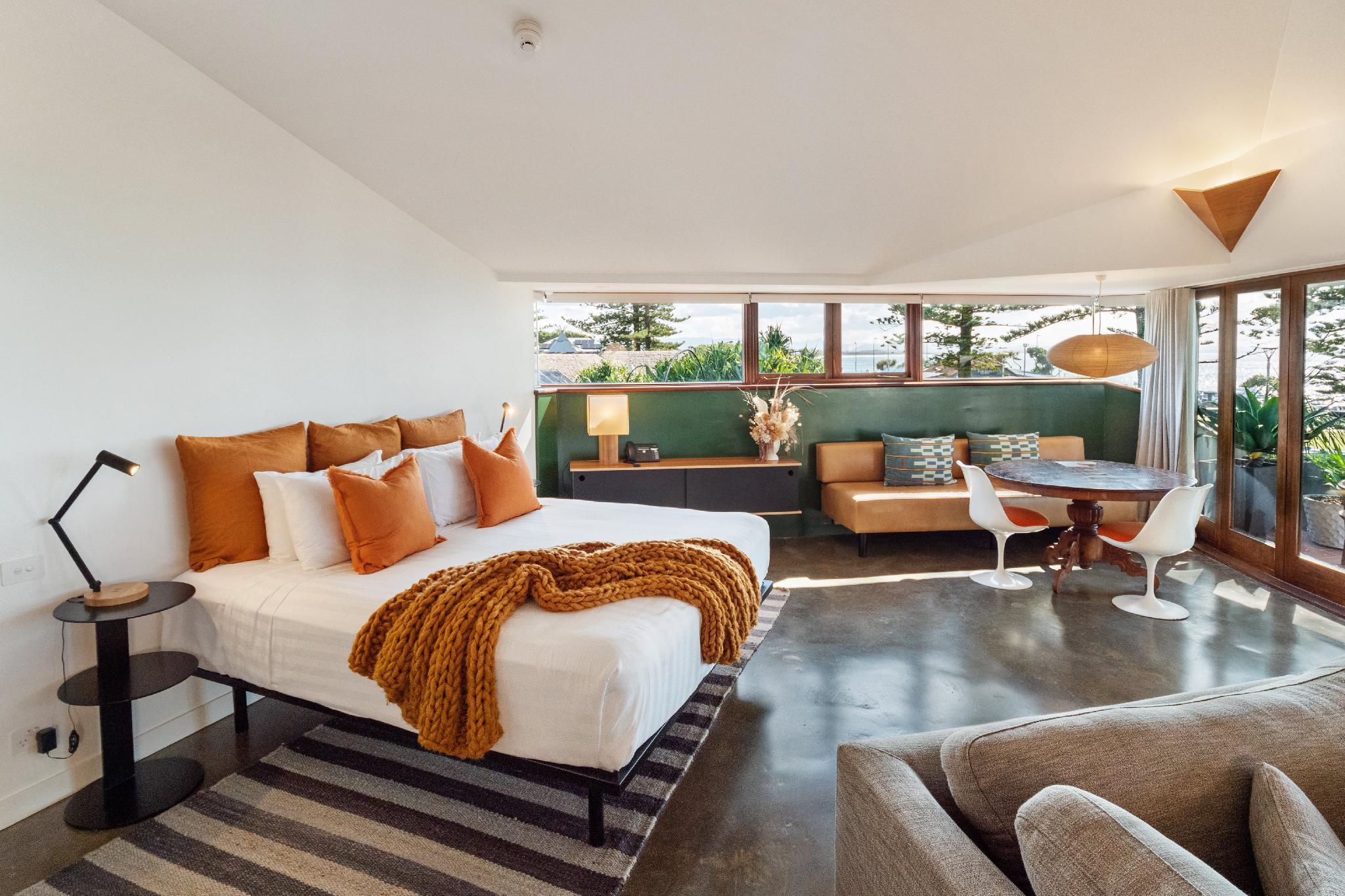 PENTHOUSE, BEACH FRONT