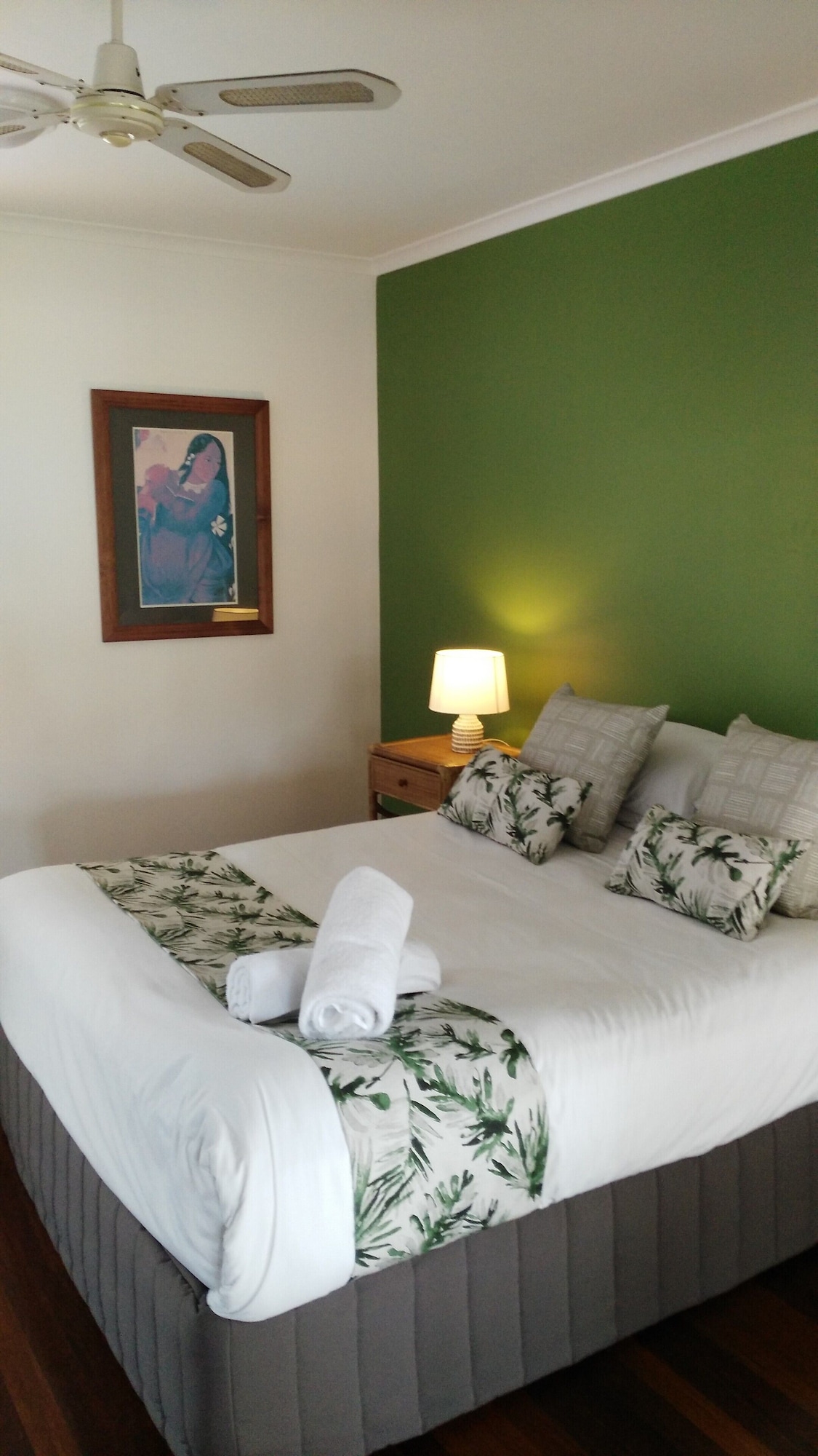 2 BEDROOMS, SUPERIOR, APARTMENT