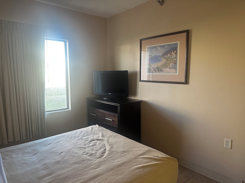 Guest Cottage & Suites 25/60