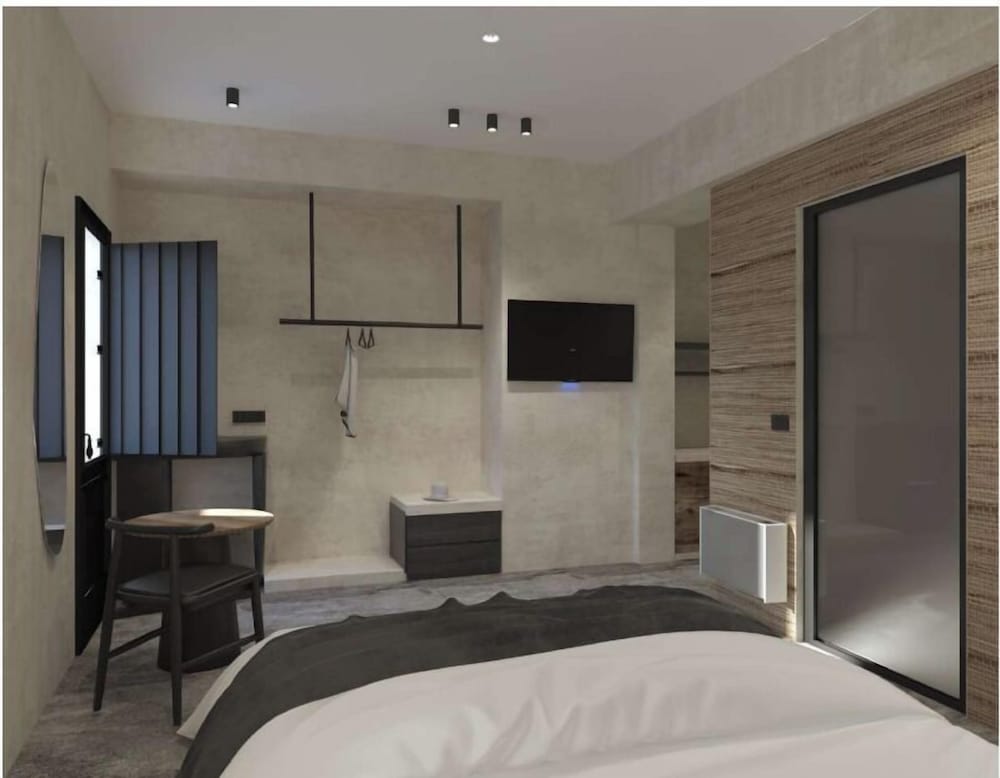 Cozy, Queen Bed