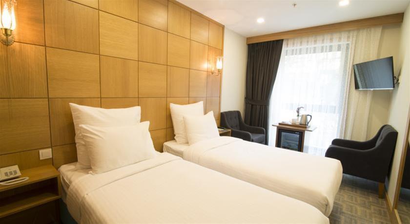 Economy, CUMBALI PLAZA HOTEL 3/9