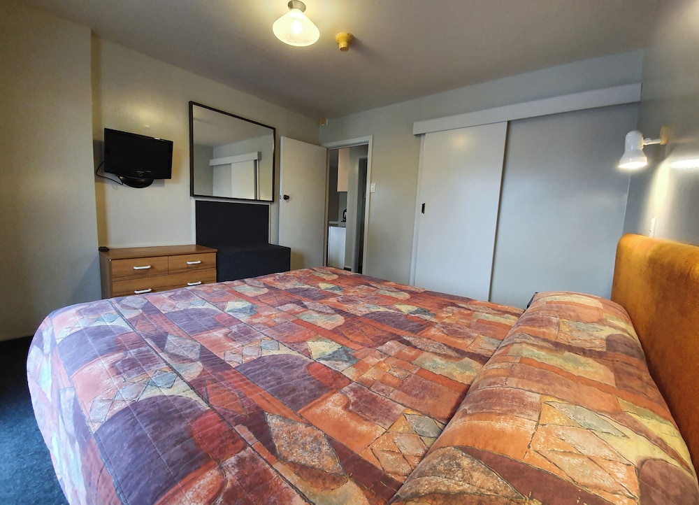 Heritage Gateway Hotel 45/55