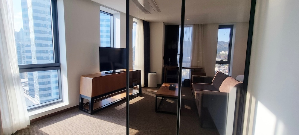 Ramada Encore By Wyndham Busan Haeundae 36/43