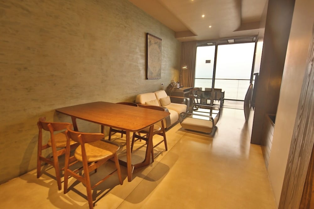 Pledgescape Negombo 36/50