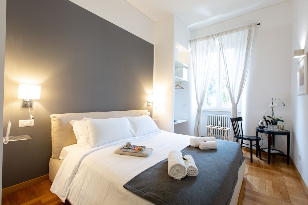 DELUXE, SUITE