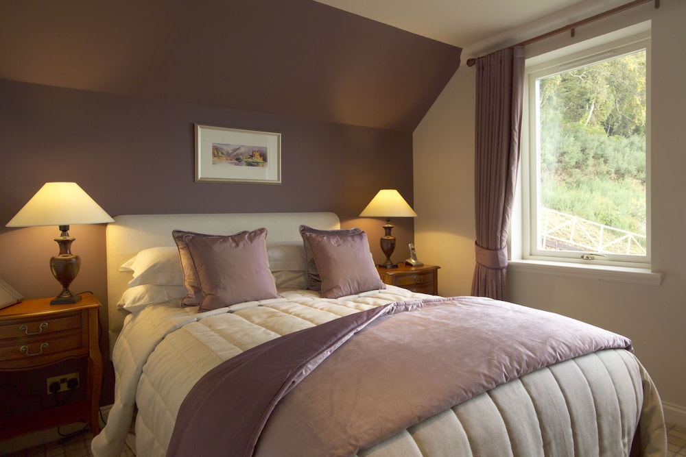 Loch Ness Cottages 15/50
